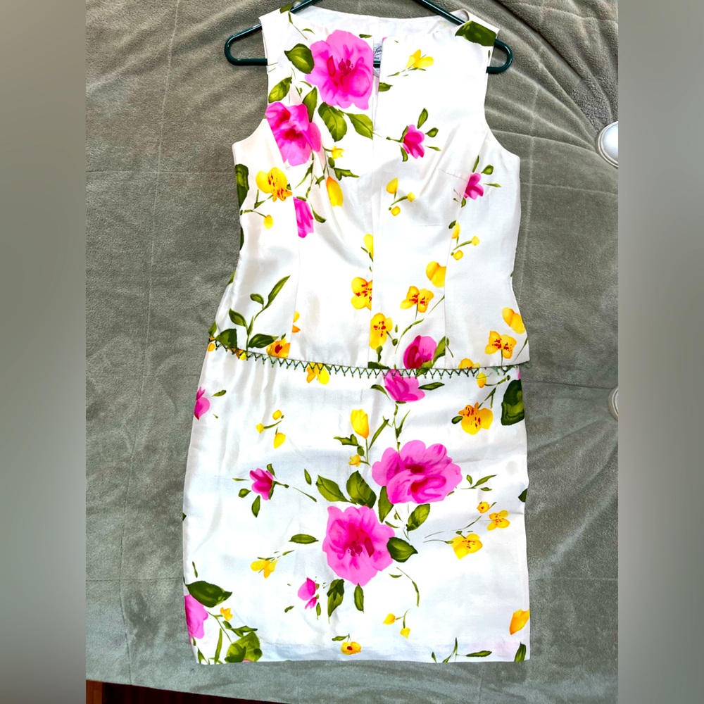 Rickie Freeman vintage silk flower, print top and skirt, size 6.